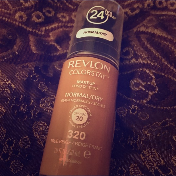 Revlon Colorstay Foundation: 320 True Beige