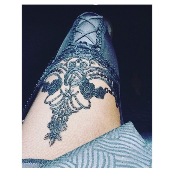 🎉 Host Pick🎉 JUST IN! Leather and Lace Leggings - Picture 5 of 8