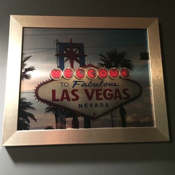 "Welcome to Fabulous Las Vegas Nevada" sign