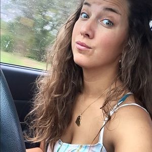 Meet your Posher, Briana