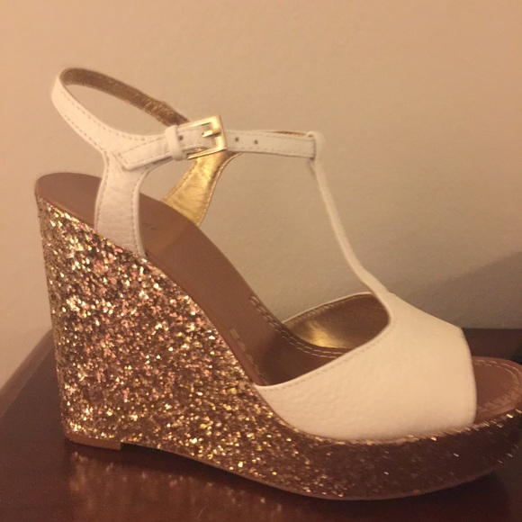 Beautiful Like New Kate Spade Glitter Wedges🎀