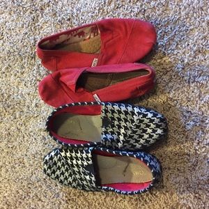 Toms Houndstooth and Red Flats