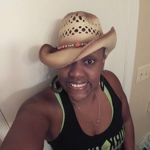 Meet your Posher, Sheila