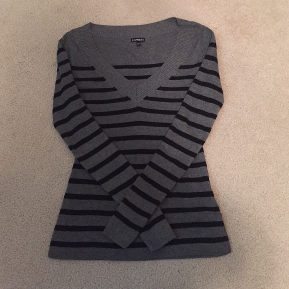 V-Neck Express sweater