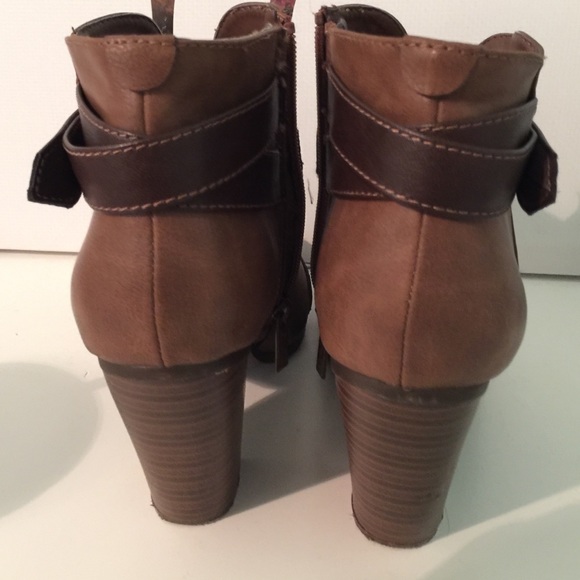 Booties - Picture 4 of 4