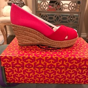 Tory burch wedges never worn