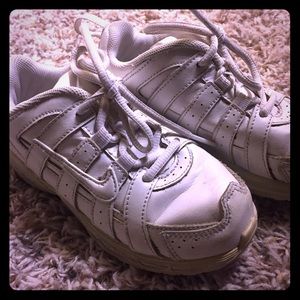 NIKE Boys All White Shoe (Size 10)