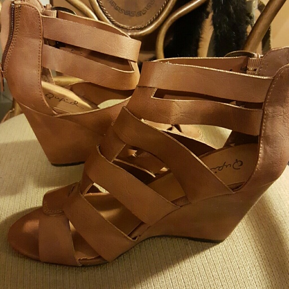 Sandals - Picture 2 of 2