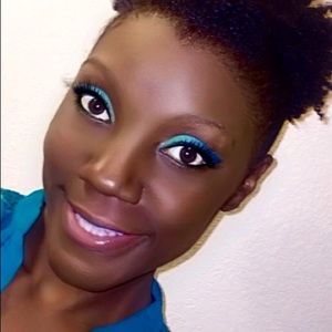 Meet your Posher, Roxy