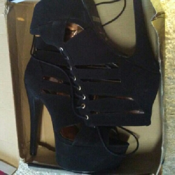 High heel - Picture 2 of 2