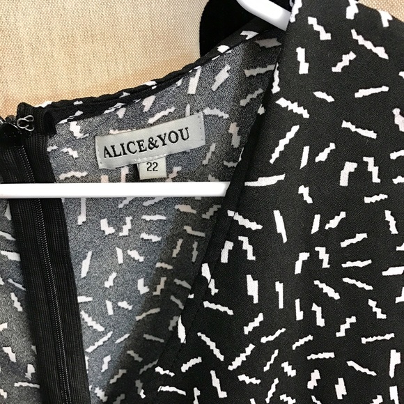 Alice & You Printed Jumpsuit - Picture 3 of 4