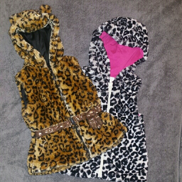 Two 4t cheetah print vests - Picture 1 of 1