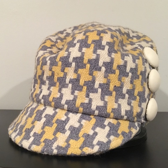Patterned Wool/polyester hat.