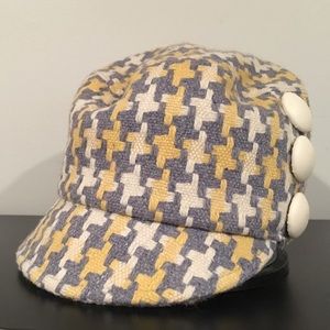 Patterned Wool/polyester hat.