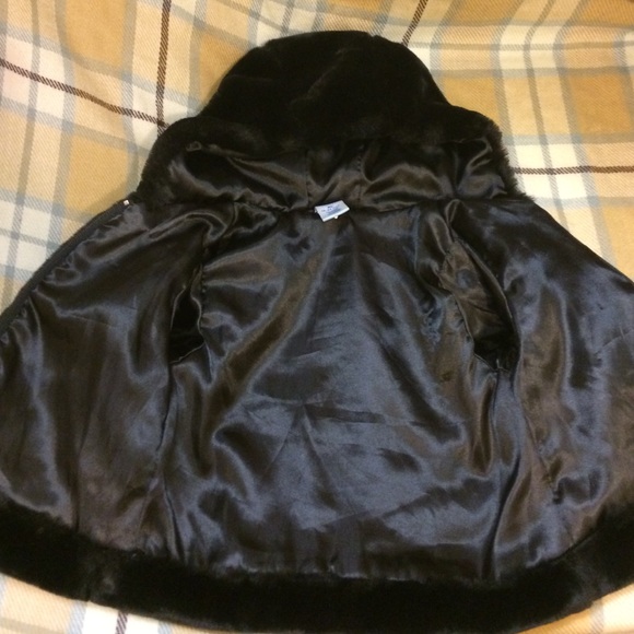 ✨NWOT✨gorgeous baby fur✨ - Picture 2 of 4