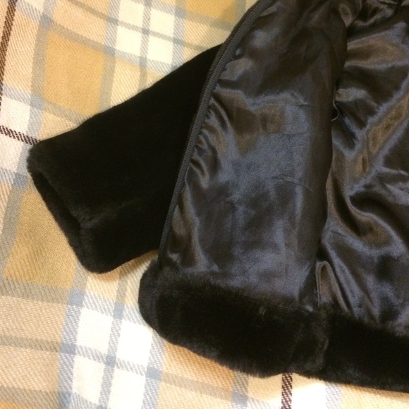 ✨NWOT✨gorgeous baby fur✨ - Picture 3 of 4