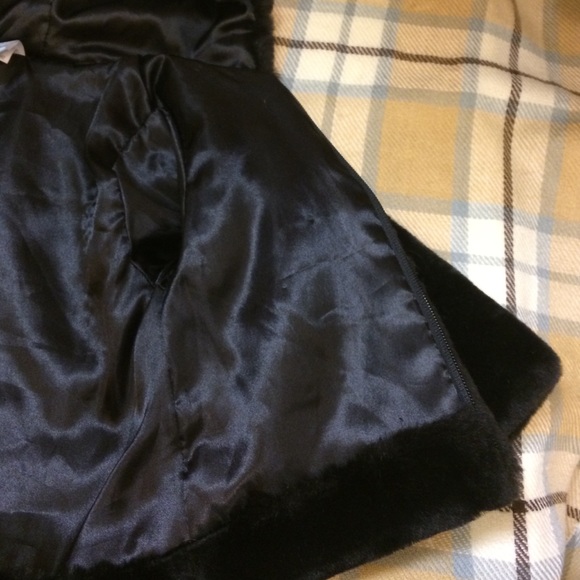 ✨NWOT✨gorgeous baby fur✨ - Picture 4 of 4