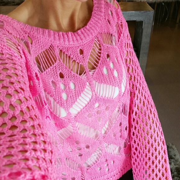 💋SOLD OUT💋Pink crochet sweater 🌟Rated 5 Stars! - Picture 4 of 4