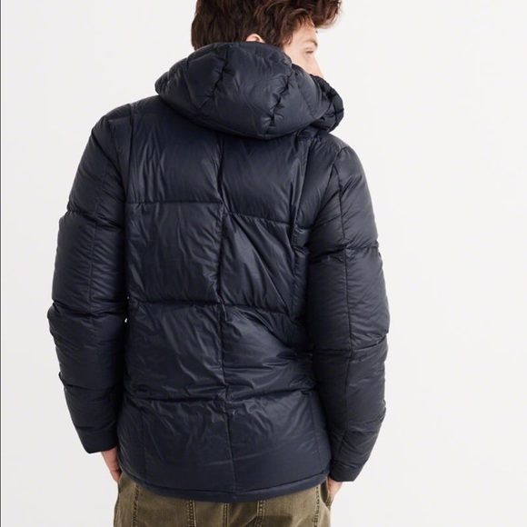 đź’ĄSOld Outđź’ĄDown puffer jacket NEW - Picture 3 of 4