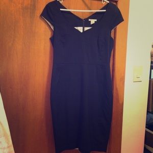 NWOT (NEVER WORN) H&M Black Dress - Lined - Size 8