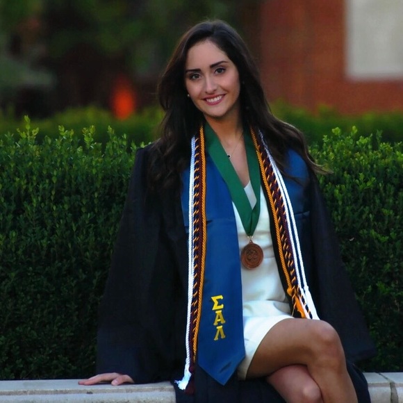 Meet your Posher!! πβ¨ - Picture 3 of 4