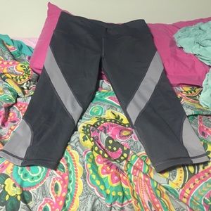 Victoria secrete VSX sport leggings size medium