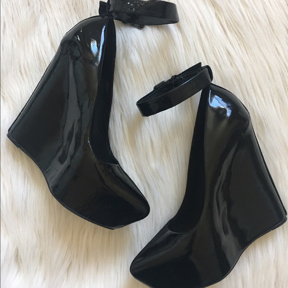 Aldo Half Suede Half Patent Ankle Strap Wedges - Picture 2 of 4