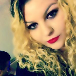 Meet your Posher, Ina