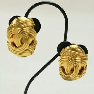 Authentic Chanel Clip On Earrings Goldtone CC 3942
