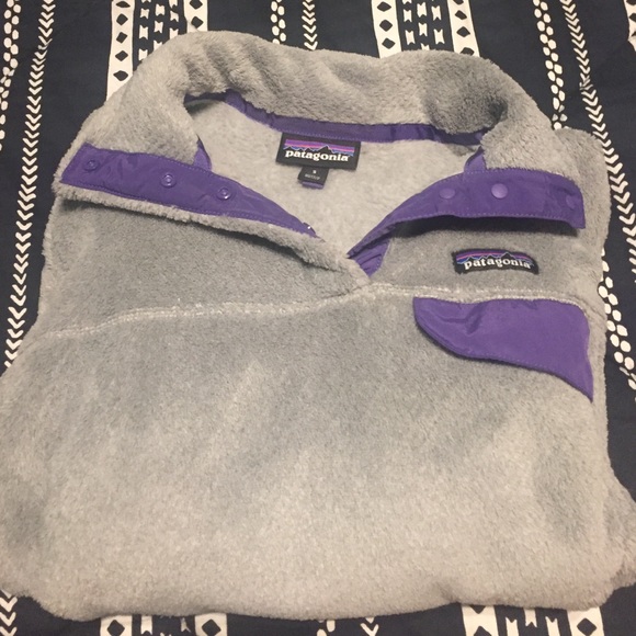 Grey Patagonia pull over!