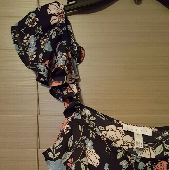 Top - Picture 3 of 3