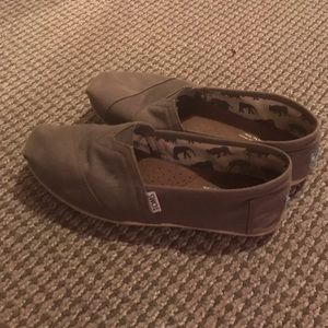 Grey toms size 9.5