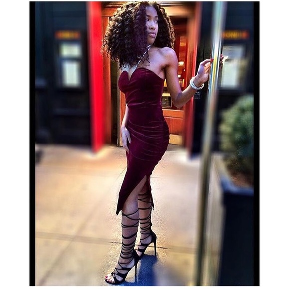 🎉Host Pick🎉 NEW! Red Velvet Slit Dress - Picture 2 of 8
