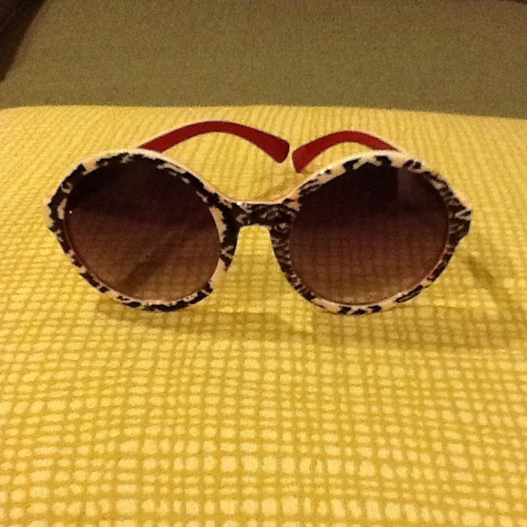 Sunglasses - Picture 1 of 1