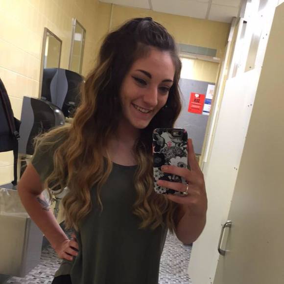 Meet your Posher, Caitlin