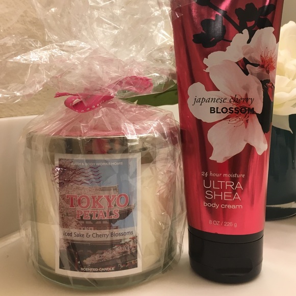 Bath and Body Works Japanese Cherry Blossom Set