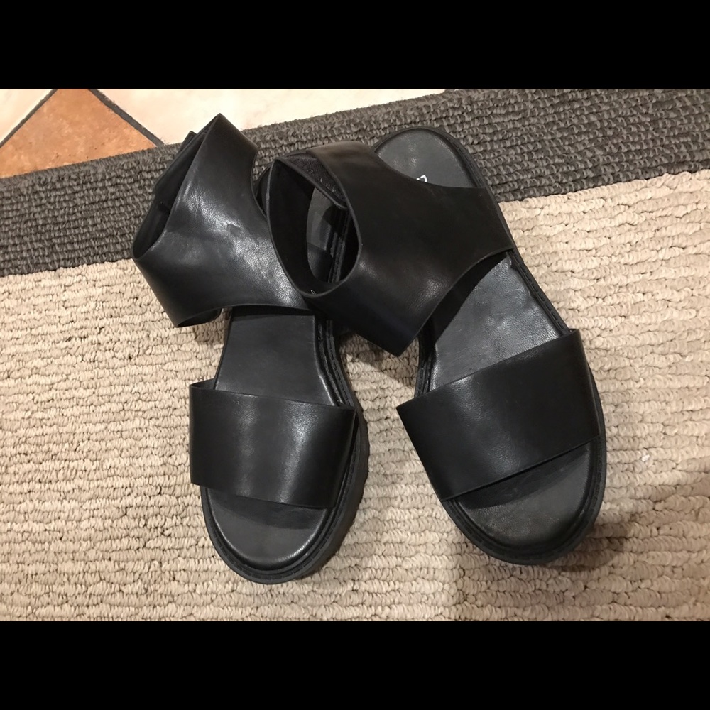 Platform sandals