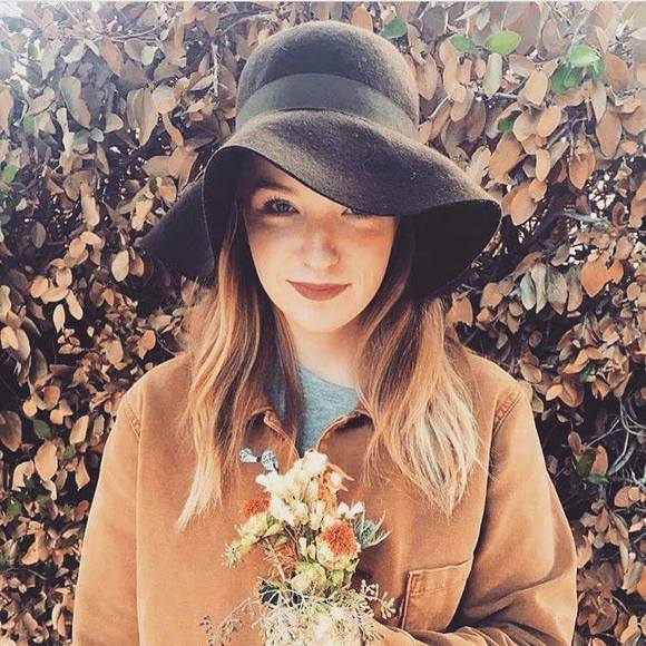 Meet your Posher, Julia