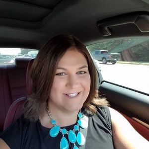 Meet your Posher, Lauren