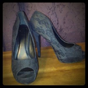 Heart in D Black Heels