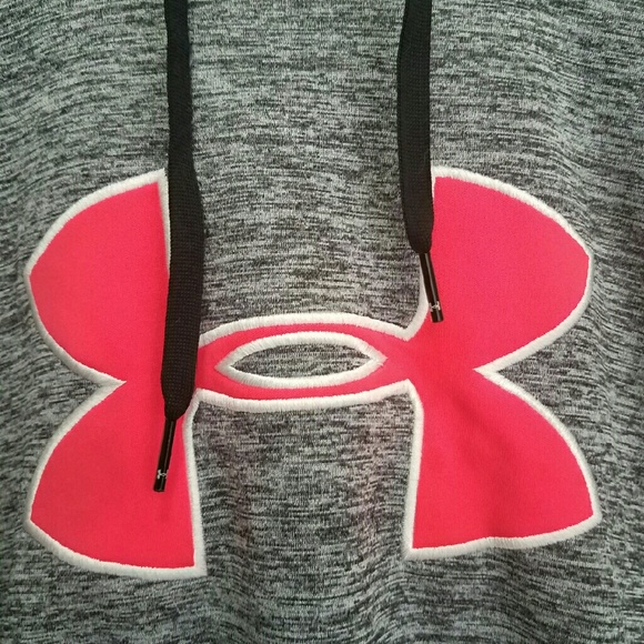 *NWOT* WOMENS UNDER ARMOUR HOODIE