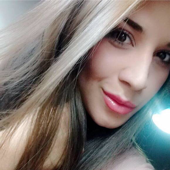 Meet your Posher, Camila - Picture 1 of 1