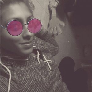 Meet your Posher, Janet