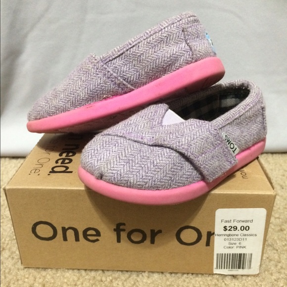 Girls Toms size 6