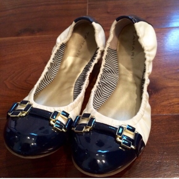 Tahari navy and ivory Gloria Flats-8 1/2