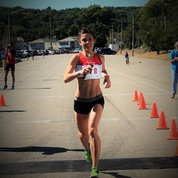 Meet your Posher, Jennifer - Picture 1 of 1