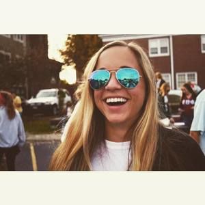 Meet your Posher, Lauren