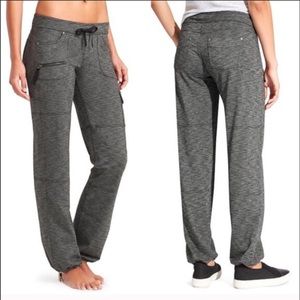 ❤Cargo style Athleta Small Petite pants! ❤️