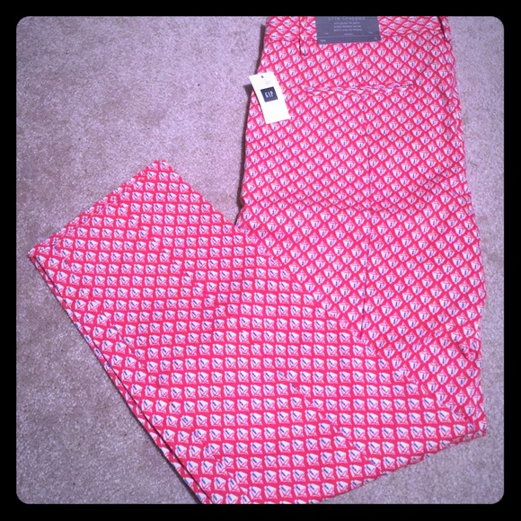 GAP Slim Cropped Printed Pants