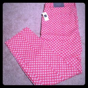 GAP Slim Cropped Printed Pants